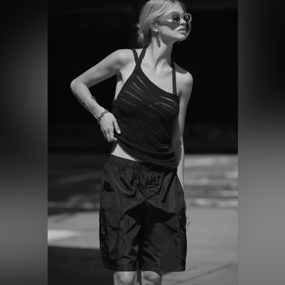 NWOT By Anthropologie Cargo Shorts Black - Sz Medium - Picture 5 of 14